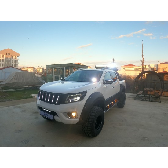BEYAZ VE TURUNCU ÇAKARLI LED
